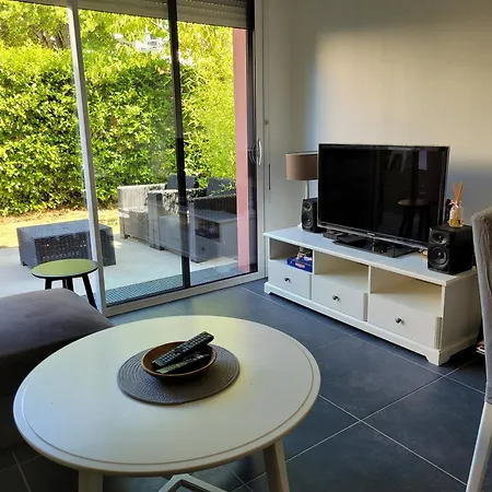 Apartment Avec Grand Jardin Reposant *